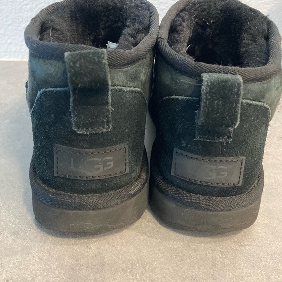 UGG Mini - Picture 7 of 12